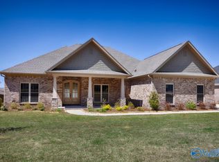 8061 Goose Ridge Dr, Owens Cross Roads, AL 35763