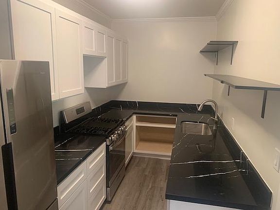 4th image of 1240 N Hunter St #1