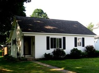 522 College St, Youngsville, PA 16371