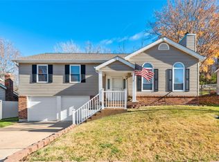 526 Green Forest Dr, Fenton, MO