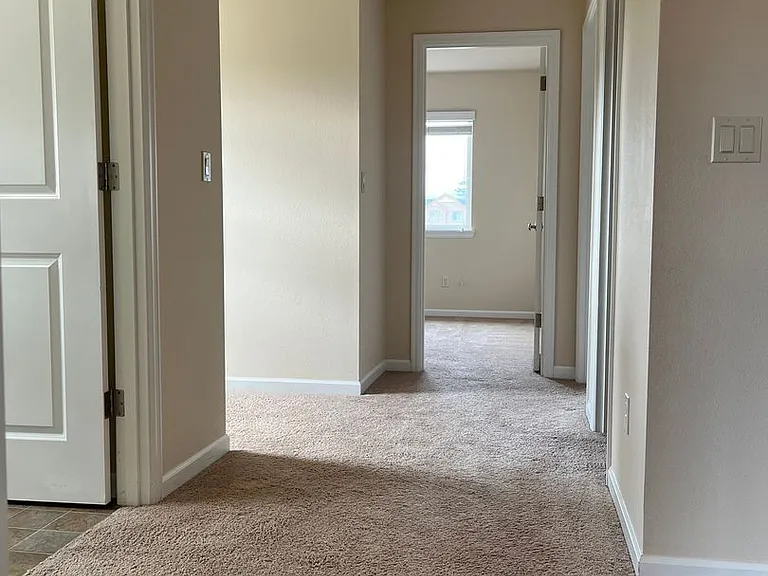 2400 NW Sunny Ln — Photo 11