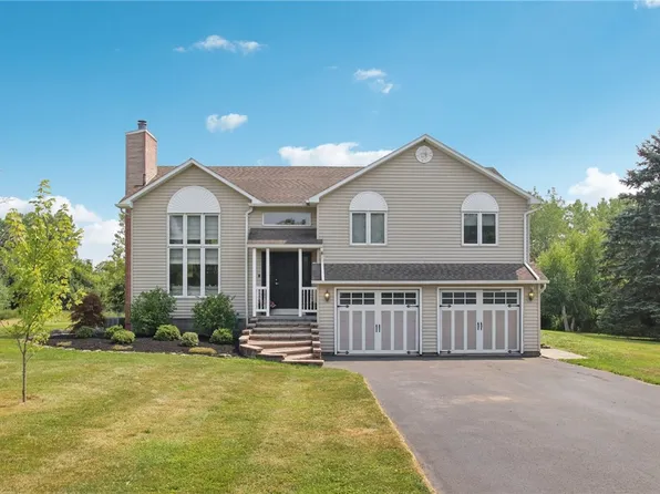 9267 Asbury Rd, Le Roy, NY 14482