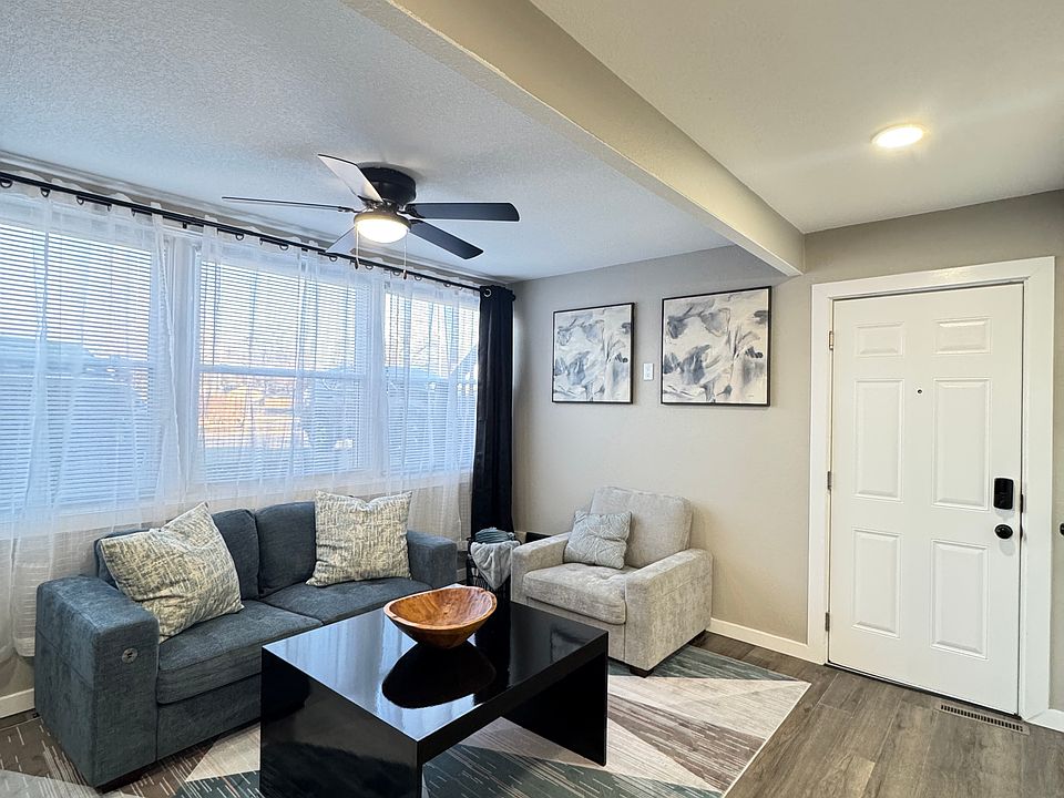 Front door entrance & Living room