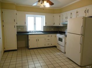 18 Beal St APT 1, Stamford, CT 06902