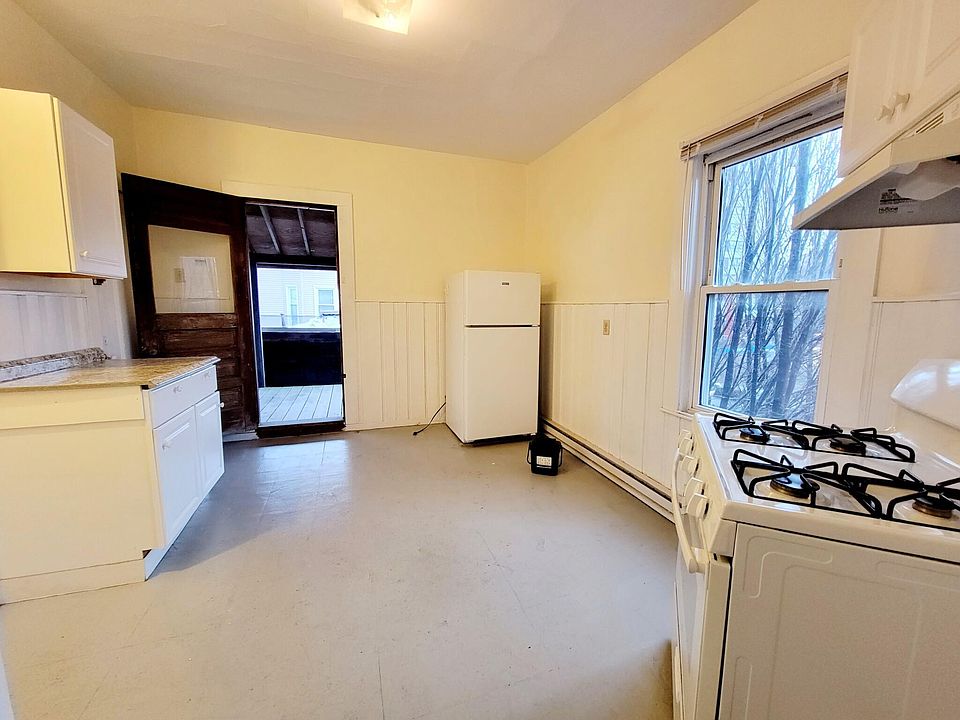 2nd image of 693 Cambridge St #2R