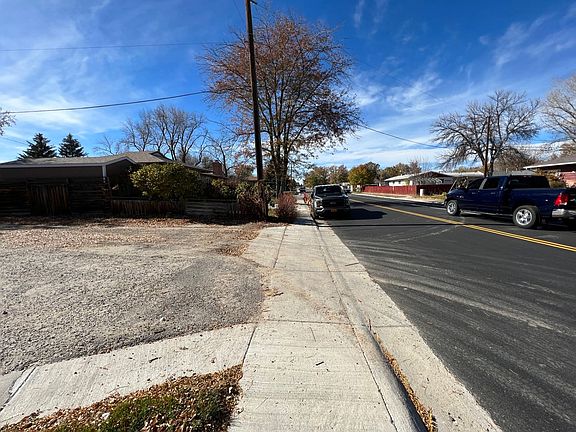 4th image of 221 E Sunset Dr #B