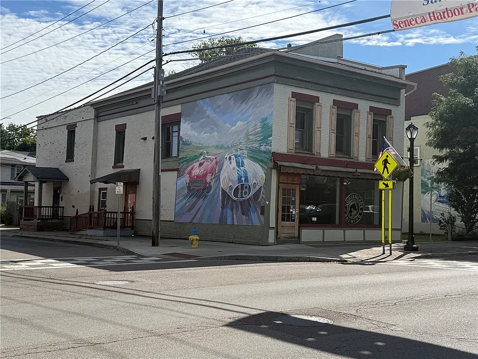 101 E 2nd St