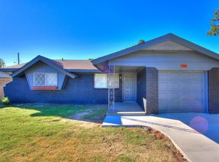 916 W Main St, Moore, OK 73160