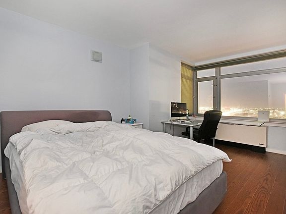 5th image of 40-28 College Point Blvd #1010
