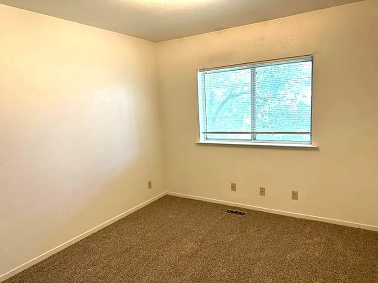 2770 Jennings Way — Photo 7