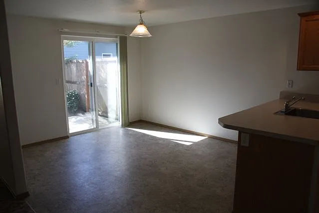 2336 SW Redmond Hill Rd — Photo 6