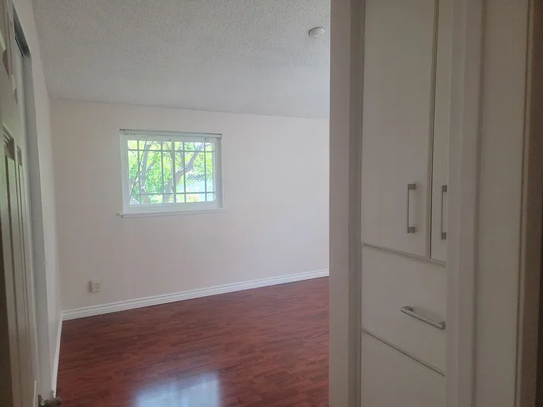 11427 Stranwood Ave — Photo 11