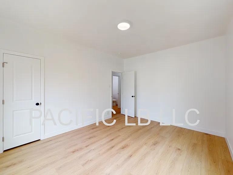 Pacific Ave — Photo 10