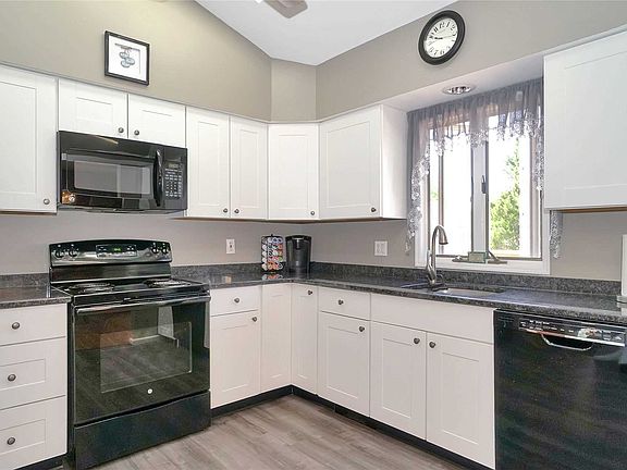 3rd image of 2718 Nira Ave