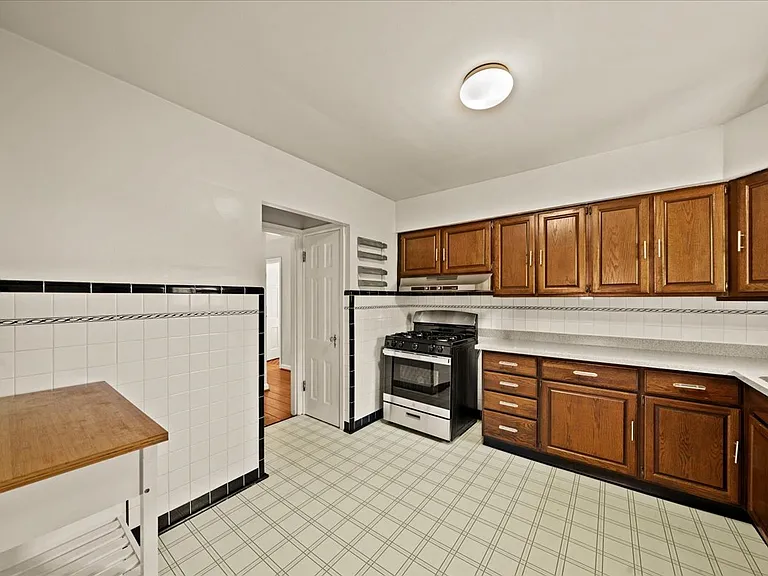 3151 Mozart Ave #2 — Photo 8