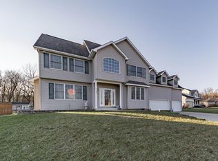 51883 S Lake Ct, Granger, IN