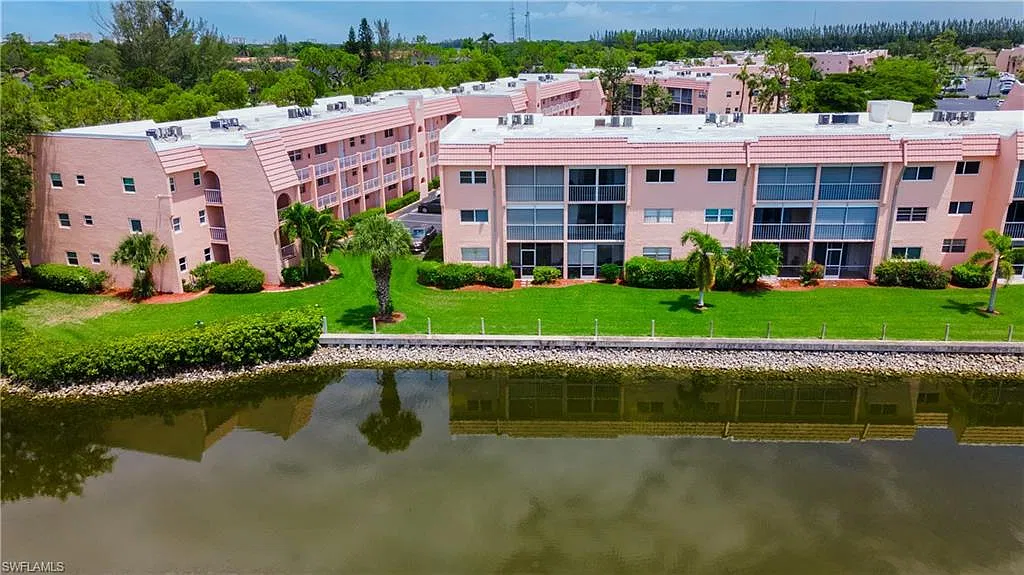2 bed, 2.0 bath, 842 sqft, $3,750 — Photo 4