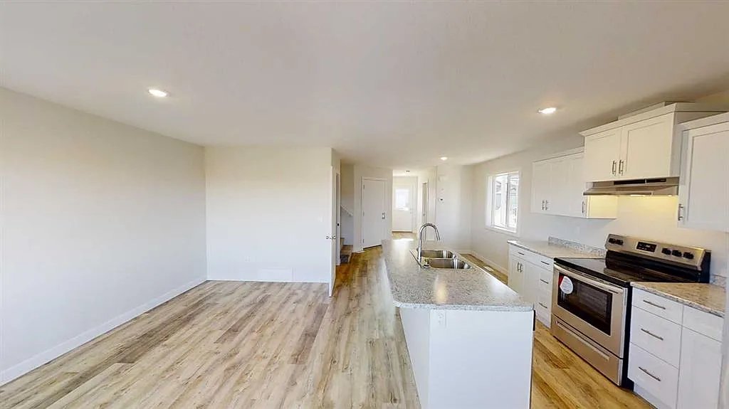 3 bed, 2.5 bath, 1185 sqft, $2,200 — Photo 4