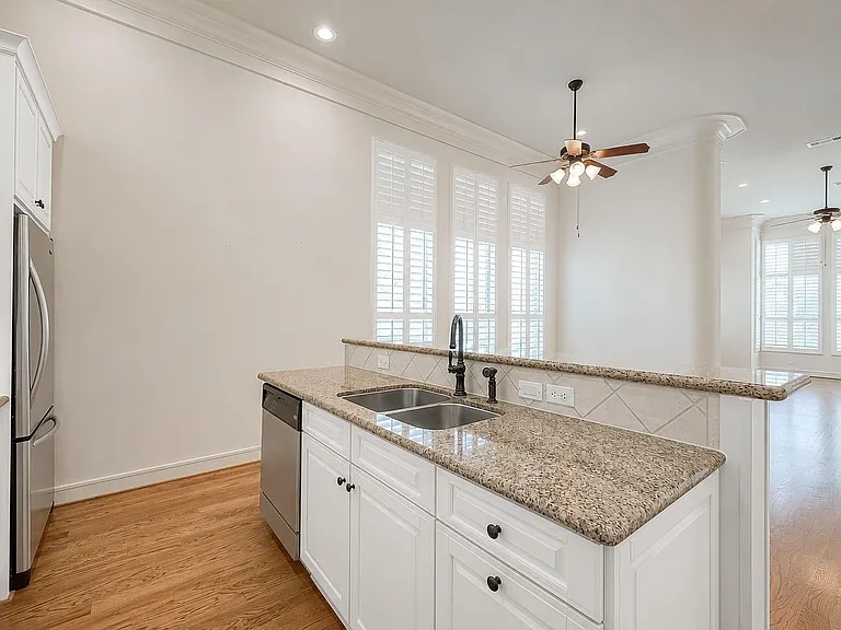 1804 Haddon St — Photo 22