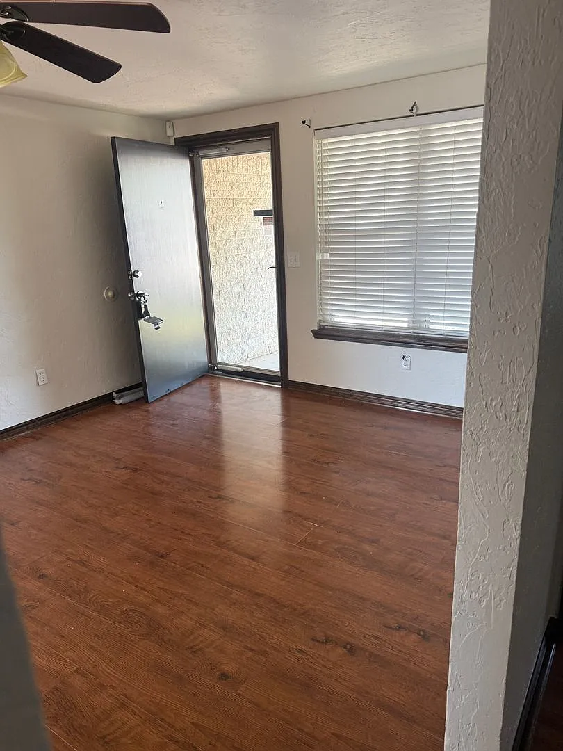 **Updated Home in Smoking Oaks Addition** — Photo 4