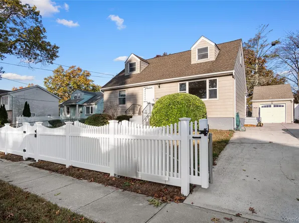 1000 Cleveland Street, Uniondale, NY 11553