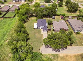 416 Scott Ln, Pilot Point, TX 76258