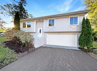 6075 Rusticwood Rd, Mound, MN 55364