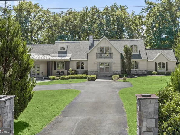 9820 Newhall Rd, Rockville, MD 20854