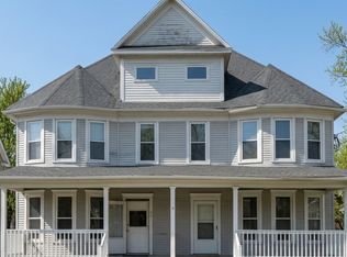 815 S Benton Ave, Freeport, IL 61032