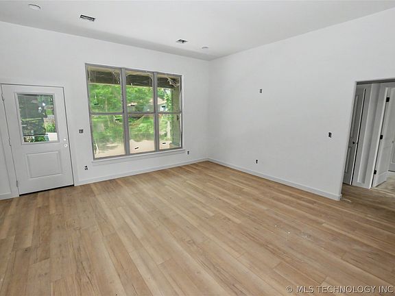 2nd image of 18855 W Hunters Ct