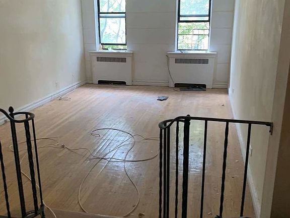 2nd image of 235 Seaman Ave APT 3E