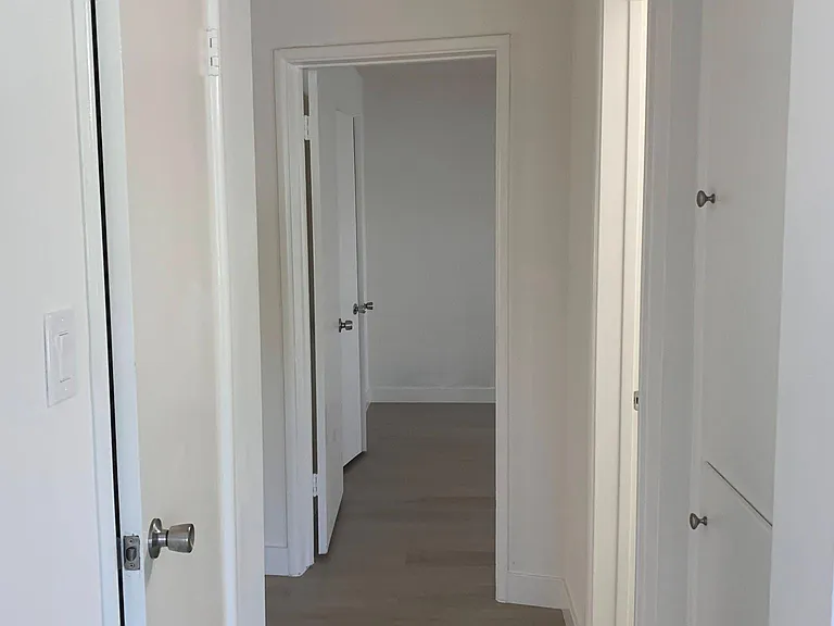 4 1241south Bundy Dr #4 — Photo 16