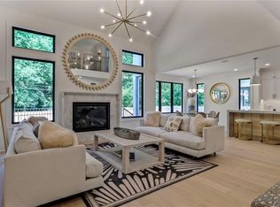 7124 Cedar St, Prairie Village, KS 66208