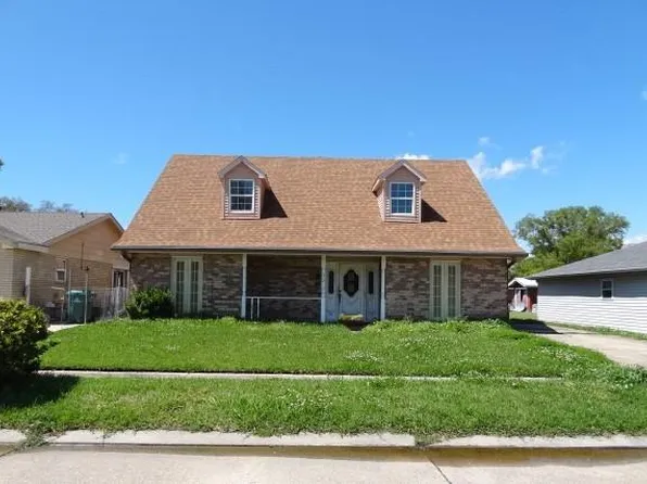 327 River Oaks Dr, Destrehan, LA 70047