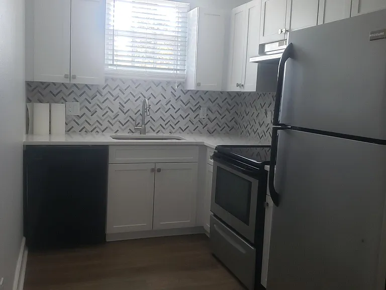 916 1st St N #5 — Photo 5