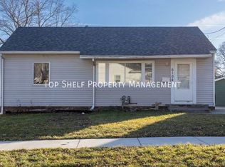 6104 Clark St, Des Moines, IA 50311