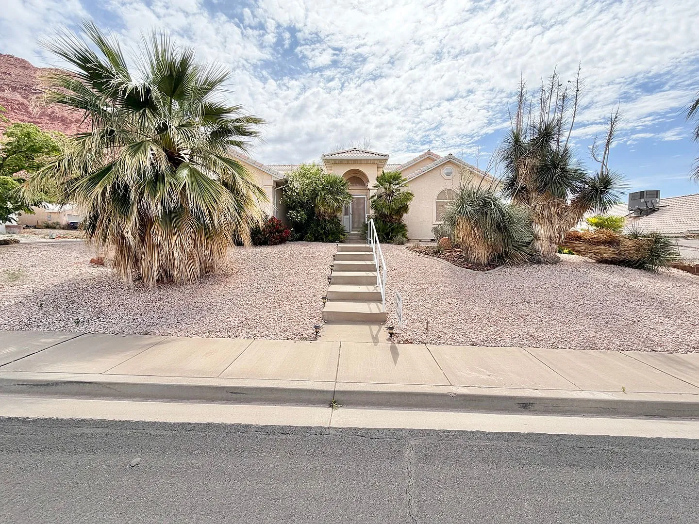 Beautiful Ivins Home!! — Photo 1