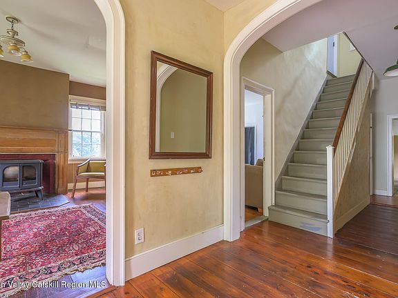 4th image of 39 N Warren Street