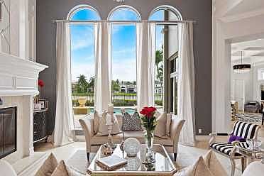 Home For Sale In The Oaks