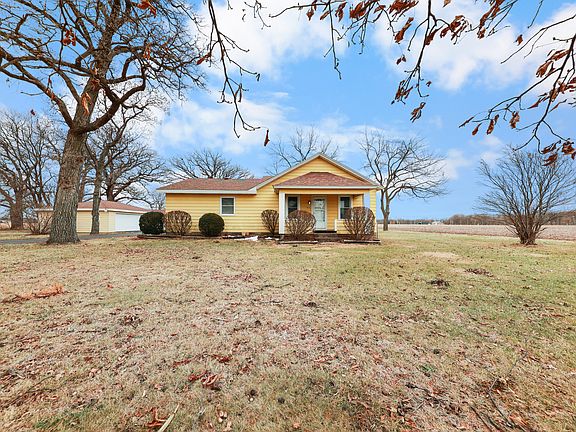 2nd image of 2810 Oxbow Rd