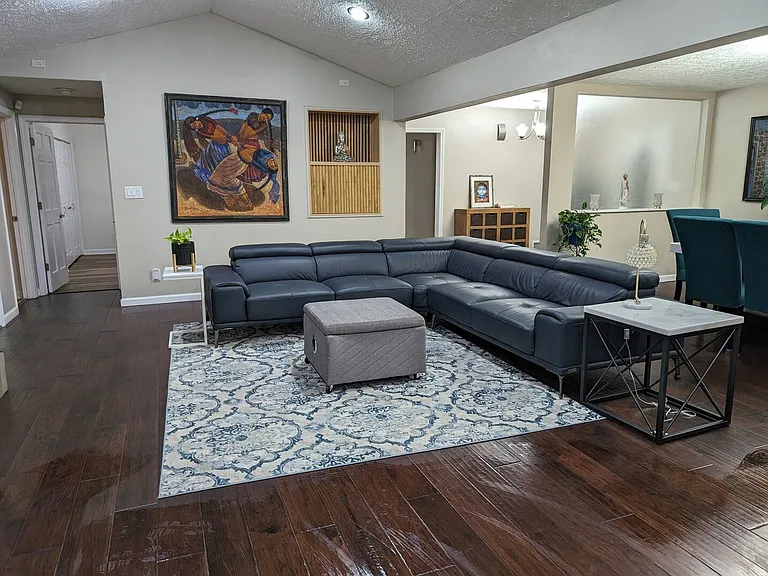 Colony Dr — Photo 52