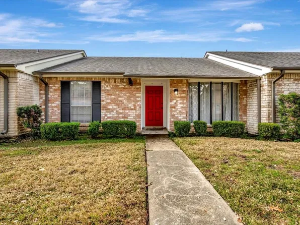 3910 Laura Leigh Dr, Friendswood, TX 77546