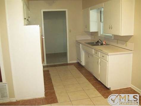 4th image of 2518 Mears Dr