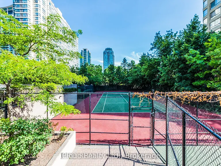 156 Enfield Pl #302 — Photo 49