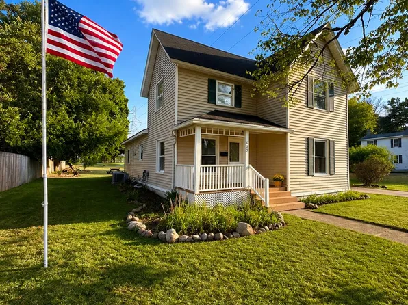 409 W Maple St, Wayland, MI 49348