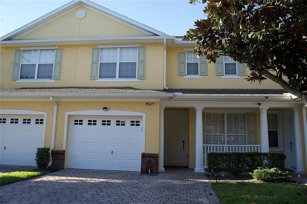 3 bed, 2.5 bath, 1832 sqft, $2,100 — Photo 1