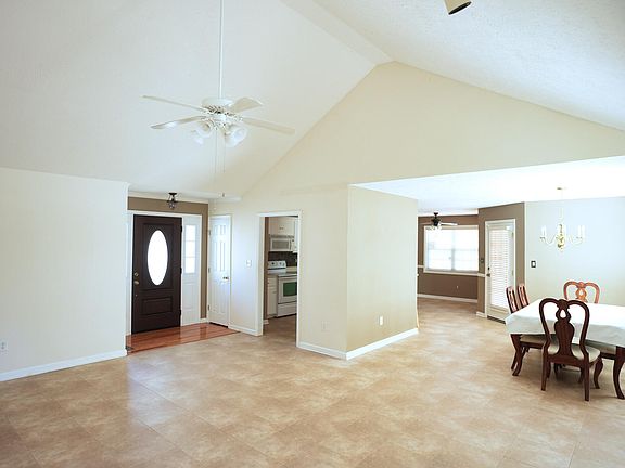 3rd image of 37 Summerset Ct