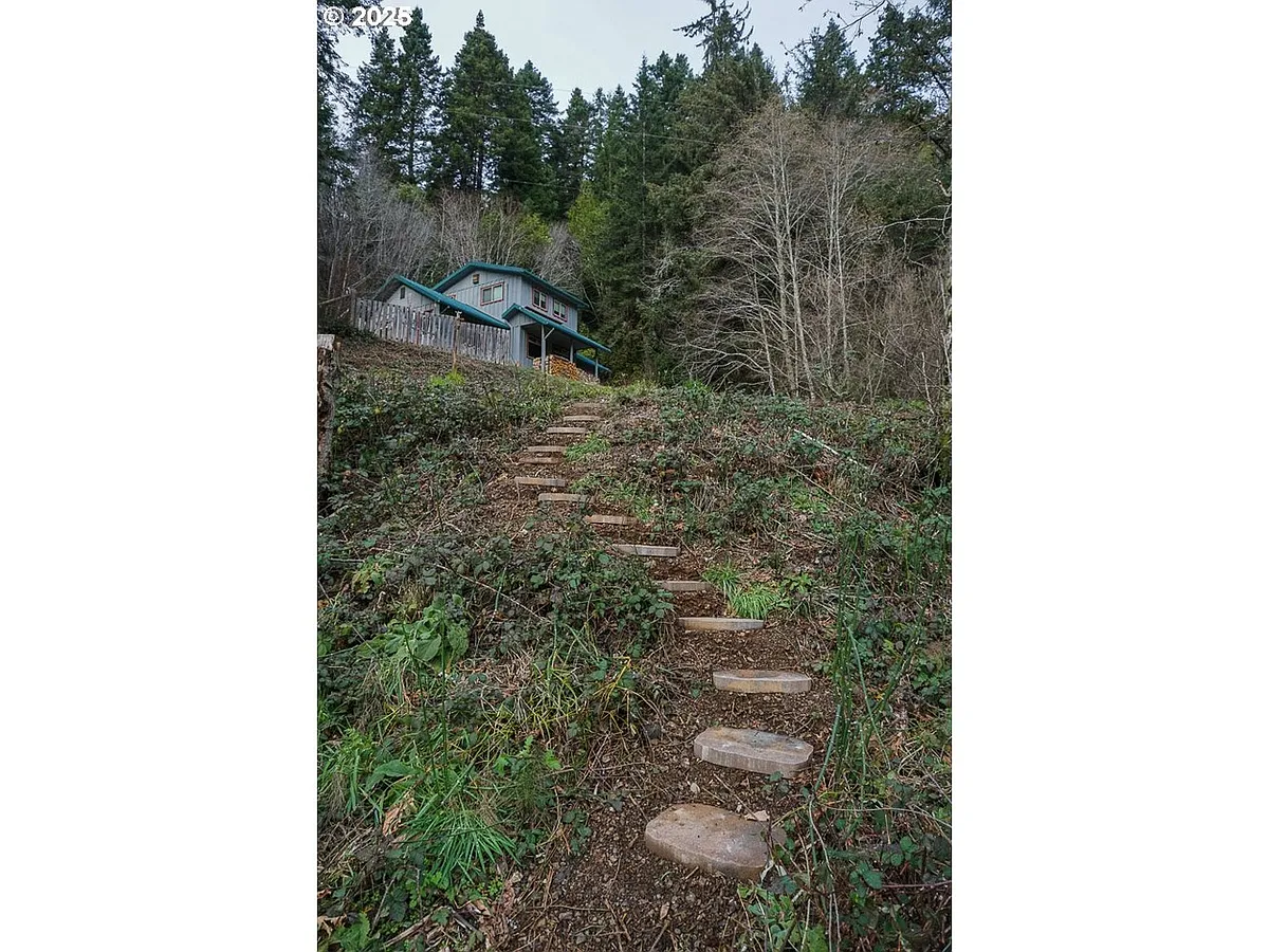 Building Photo - 27651 Hunter Creek Rd