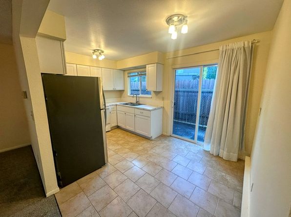 8605-8609 N Hurst Ave #8607