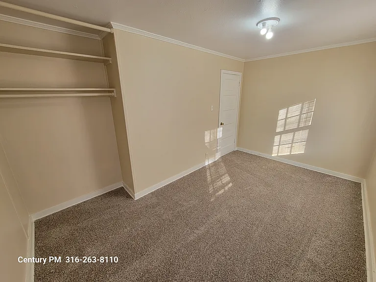 4011 E Whitney Ln — Photo 14